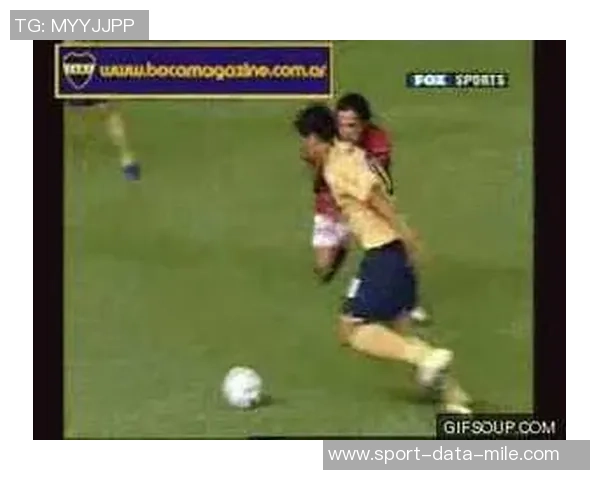 掌握足球盘带技巧轻松过人提升你的球场魅力与技术水平